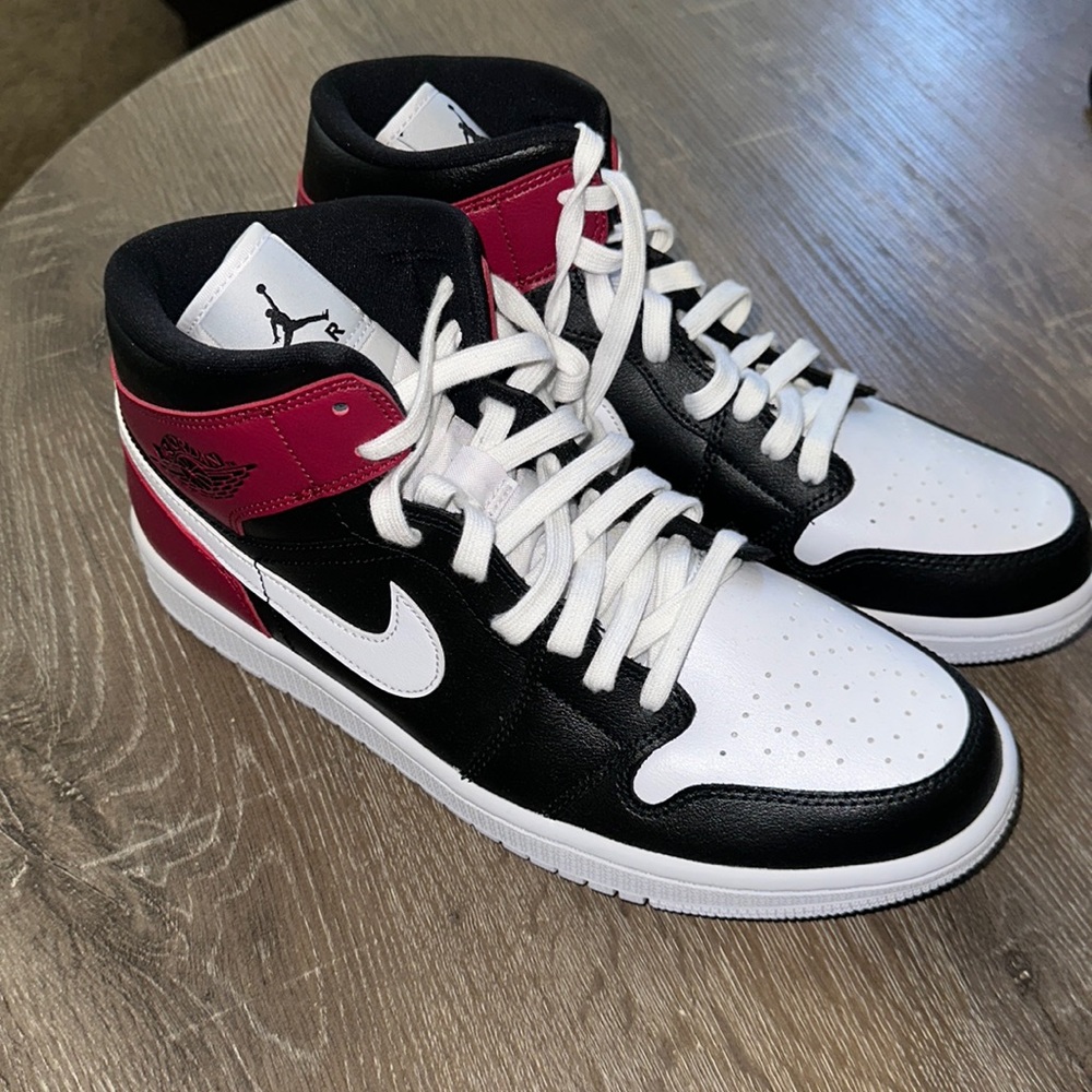 Air Jordan Nike NEW without box women’s sz 11.5